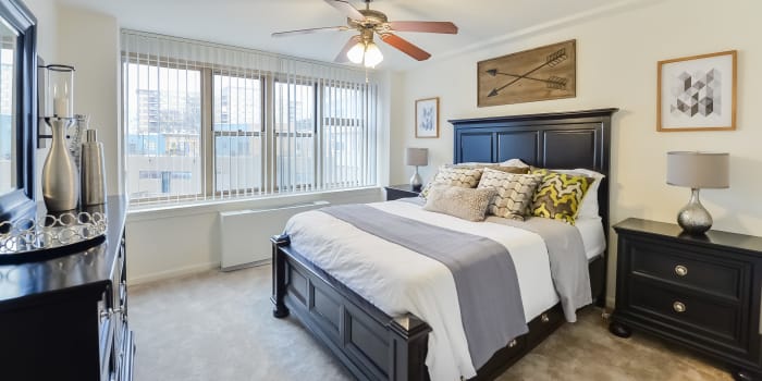 Parkview at Collingswood Apartment Homes offers a luxury bedroom in Collingswood, New Jersey