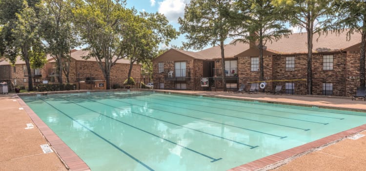 Swimming pool at Stone Ridge Apartments
