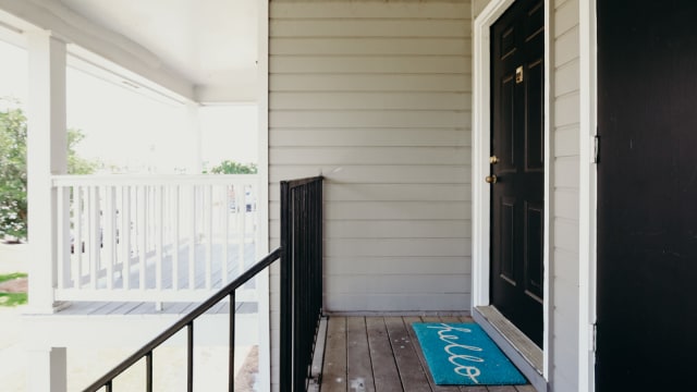 Halcyon Park Apartments in Montgomery, Alabama offers private balconies