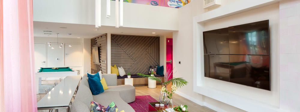 sitting area with flat screen TV at SoLa Apartments in Los Angeles, California