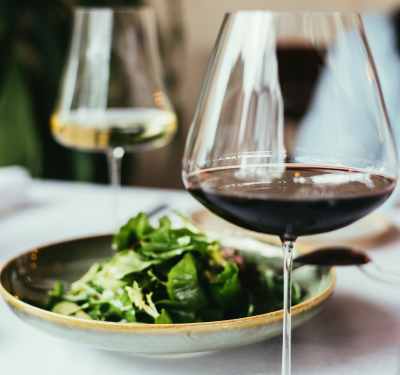 Diner with wine at Randall Highlands in , IL