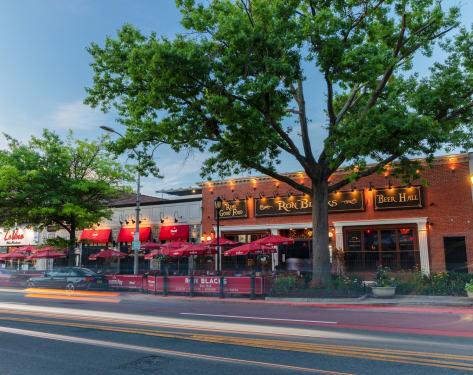 Neighborhood restaurants near Hamilton Crossing in White Plains, New York