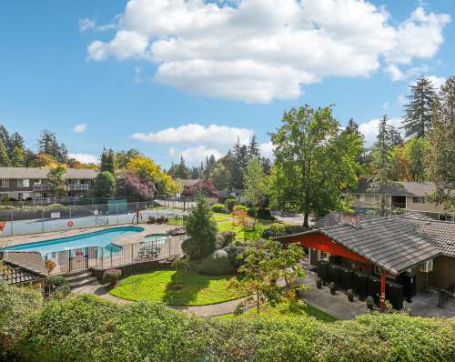Green community at Cascade Park Apartment Homes in Vancouver, Washington