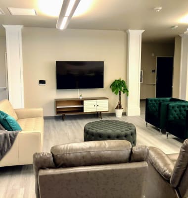 Lounge at HOLI Senior Living in Hillsboro, OR