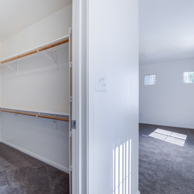 walk-in closets at Wire Mountain II in Oceanside, California