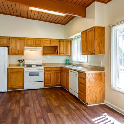 a bright kitchen at Norwich Manor in Norfolk, Virginia