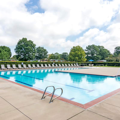a swimming pool at Norwich Manor in Norfolk, Virginia