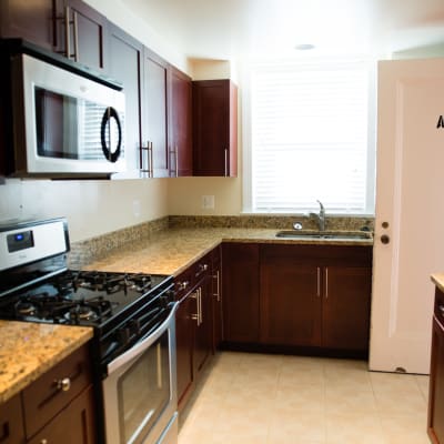 granite countertops at Perry Circle Apartments in Annapolis, Maryland