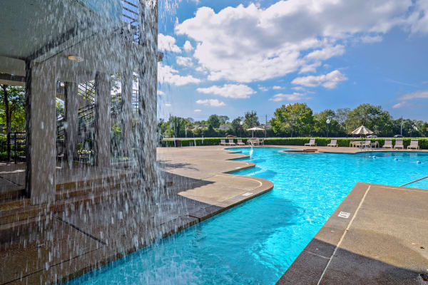 Outside lake at Waterview Apartment Homes