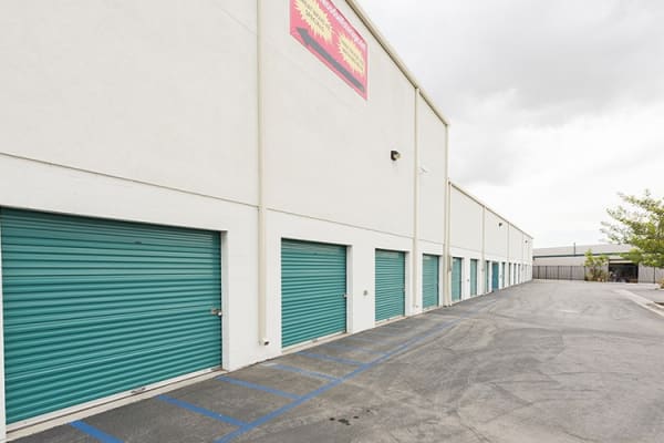 You'll find we keep our storage aisles - inside and outside - clean and clear of debris here at Lakewood Self Storage.