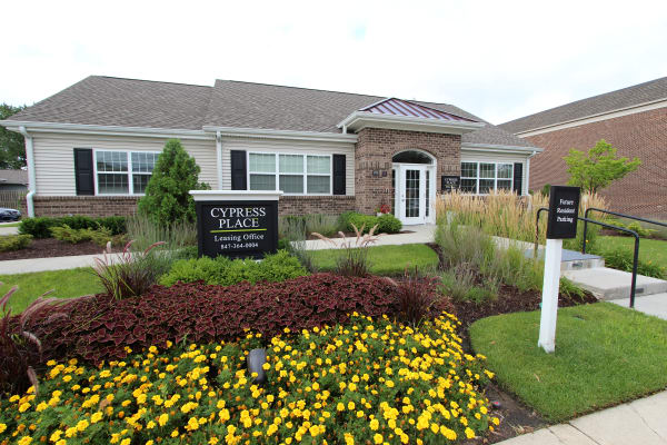 Photos of Our Apartments in Elk Grove Village Photos