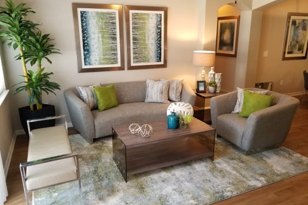 A dining room example at Timberlakes at Atascocita.