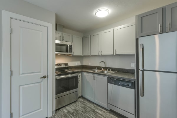 Staged bathroom at Bridge Creek Apartments in Vancouver, Washington