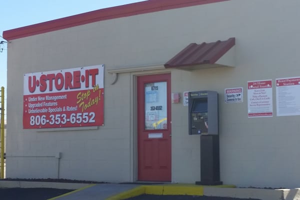 Outside view of U-Store-It building in Amarillo, Texas