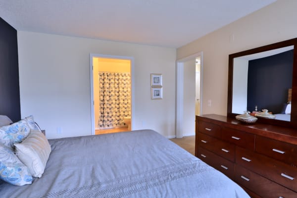 Take a virtual tour of a three bedroom apartment at The Apartments at Diamond Ridge in Baltimore, Maryland