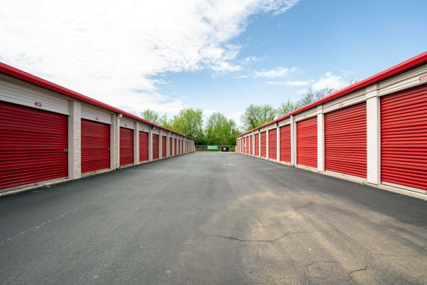 Exterior units at Metro Self Storage in Alcoa, TN