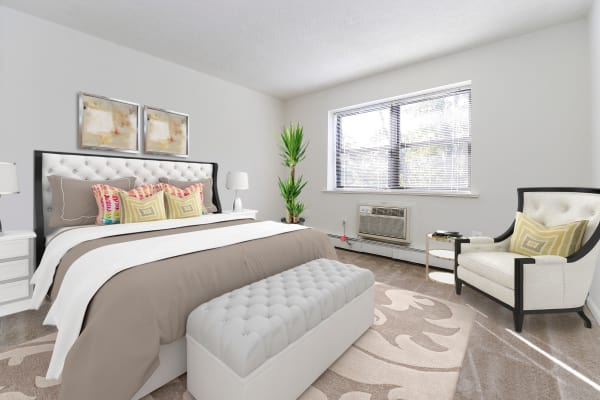 Living room at The Colonials Apartment Homes