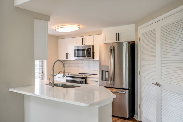 Apartment kitchen at Inigo's Crossing