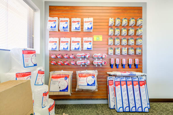 Facility Features offered at Metro Self Storage
