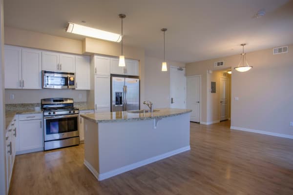 Luxury 1, 2 & 3 Bedroom Apartments in Corona, CA