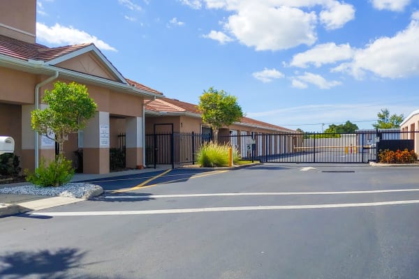 Sizes and prices of Sarasota self storage units