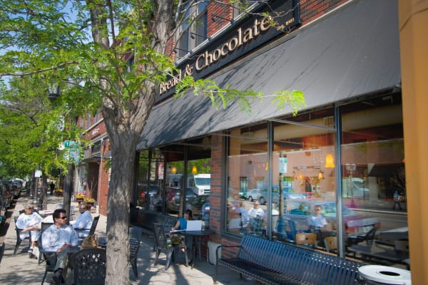 Shopping and Dining options near Seven Hills Senior Living in Saint Paul, Minnesota