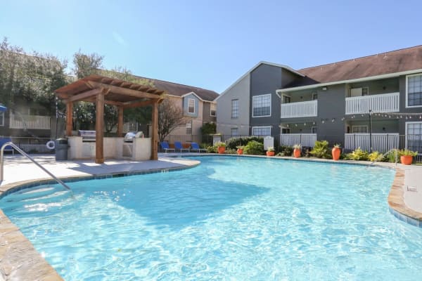 Pet friendly apartments at Sedona Canyon in San Antonio, Texas