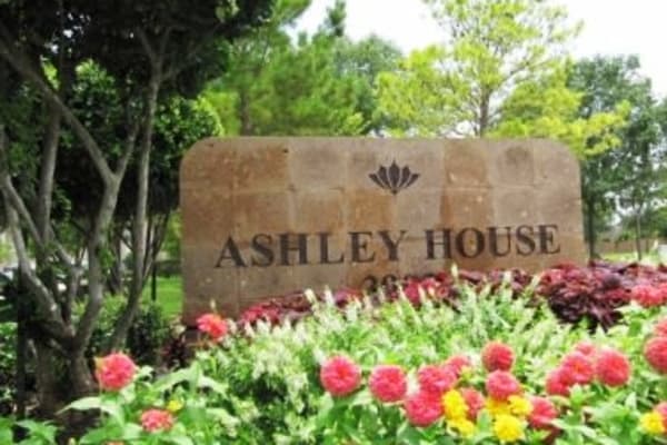 Apartment exterior view at Ashley House in Katy, Texas