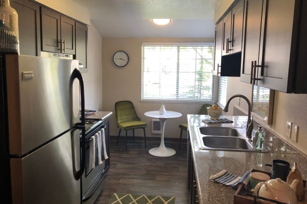 Living Room at Walnut Grove Landing Apartments in Vancouver