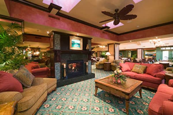 Lounge at Penninsula senior living