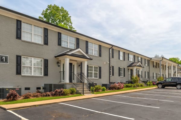 Midtown Square apartments in Red Bank, Tennessee