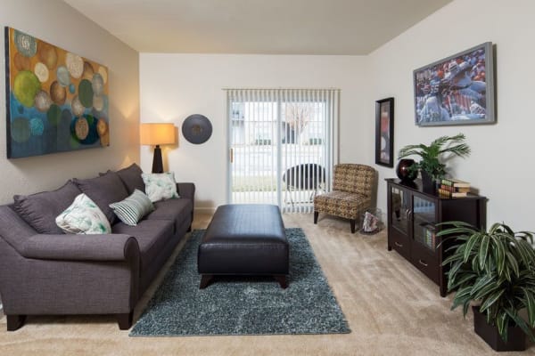 Take a virtual tour of a one bedroom apartment at Crescent at Wolfchase in Memphis, Tennessee