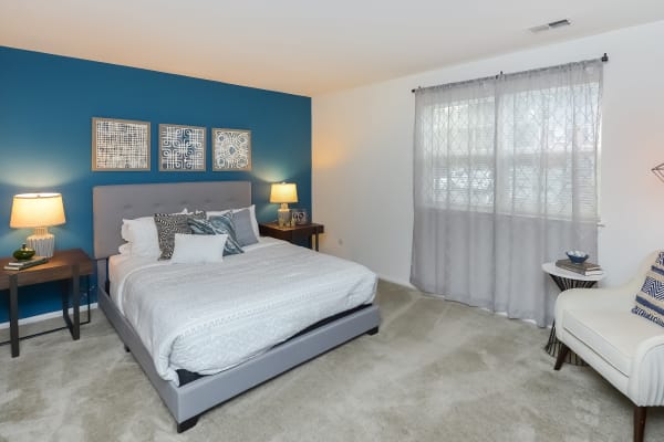 Take a virtual tour of a 1 bedroom, 1 bath floor plan at Mapleton Square Apartment Homes in Dover, Delaware