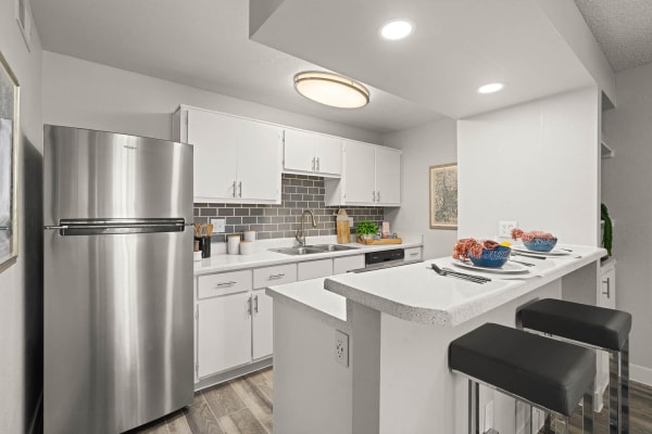 Beautiful kitchens with modern amenities at Aventura Apartments in Tucson, Arizona