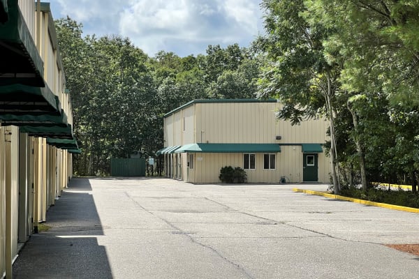 Read reviews of our self storage facility in East Hampton