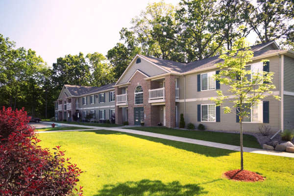 Resident clubhouse bar area at Victoria Pointe Apartments in Jackson, Michigan