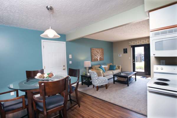 Resident clubhouse bar area at Victoria Pointe Apartments in Jackson, Michigan