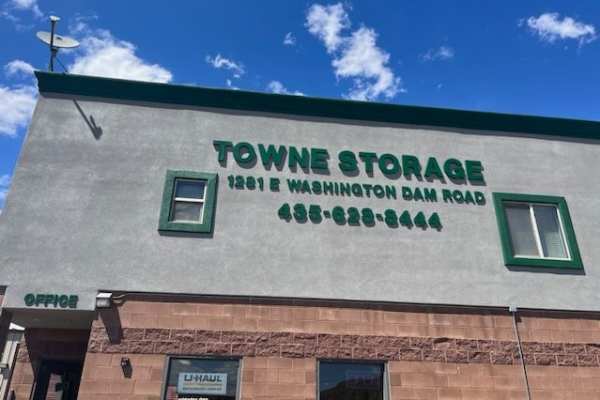 Drive-up units at Towne Storage - Washington Dam in Washington, Utah
