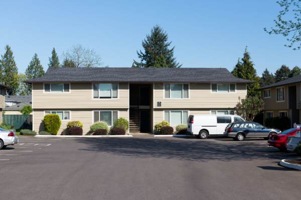 Modern Apartments at Kings Gate Apartments / King James Apartments in Vancouver, Washington