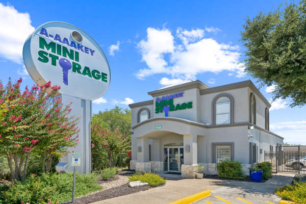 Storage Hub in San Antonio, Texas self storage Front sign