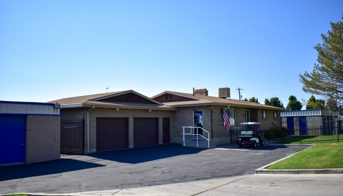 A STOR-N-LOCK Self Storage location on a bright, sunny day