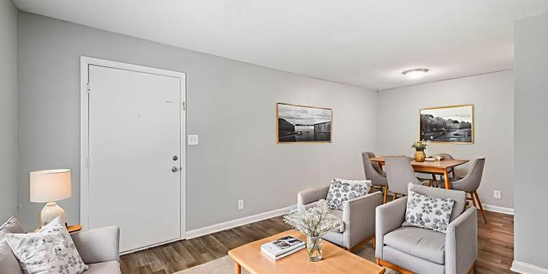 Living rooms at Retreat at Concord in Clarksville, Tennessee