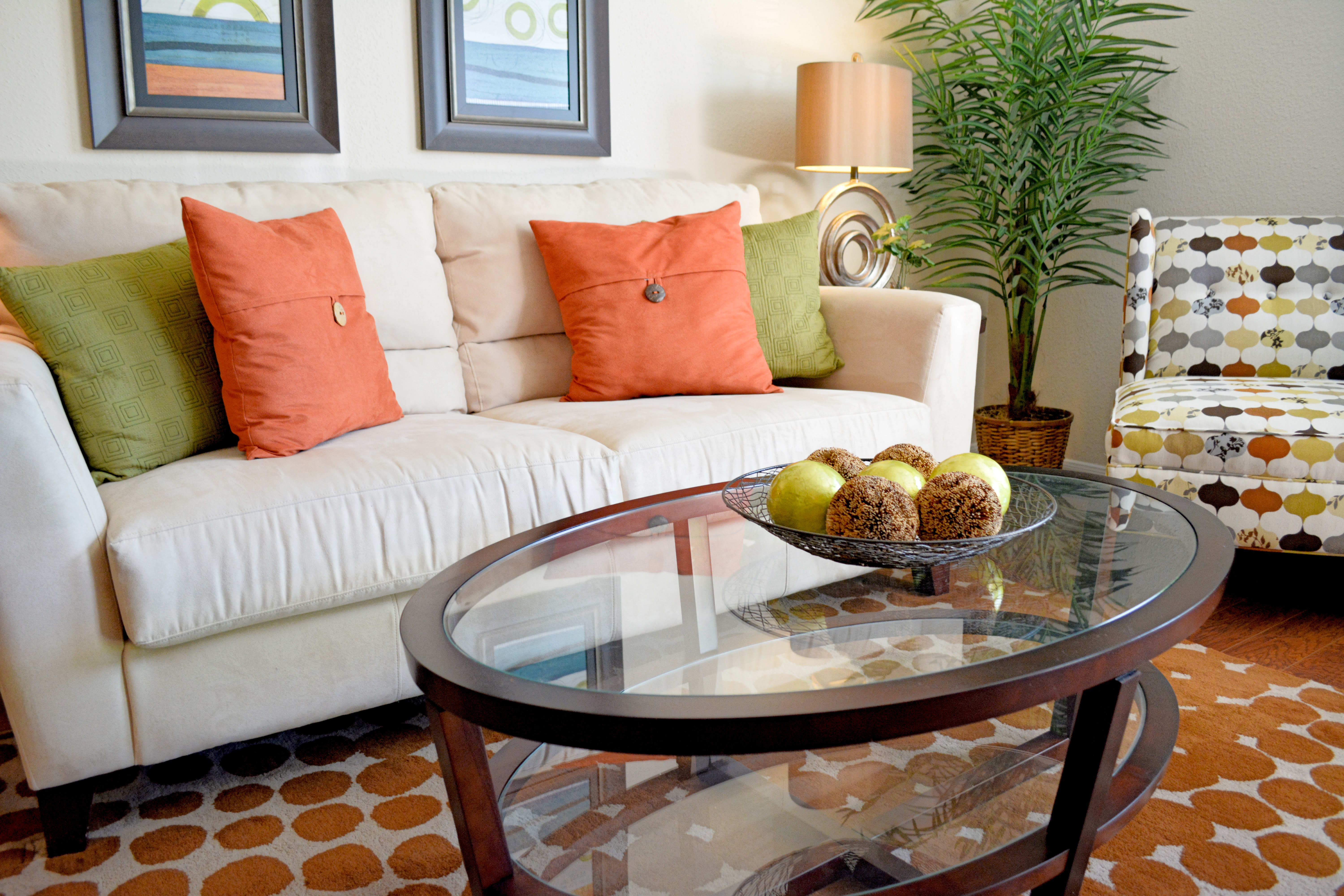 Ample living space at The Abbey At Enclave in Houston