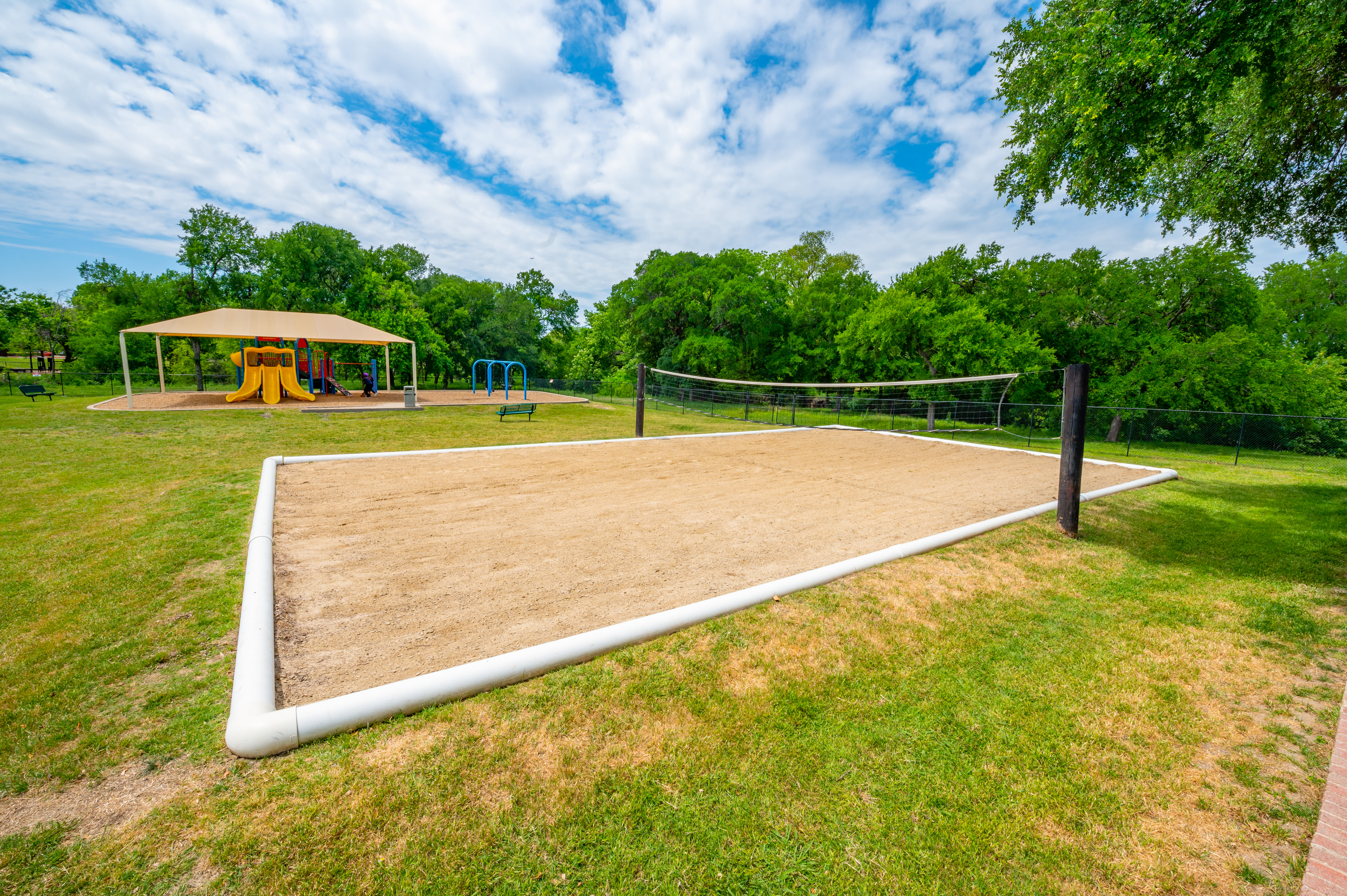 Neighborhood at Carrollton Park of North Dallas in Dallas, Texas