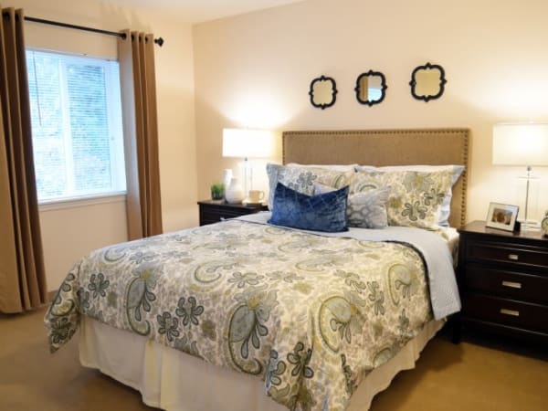 A resident bedroom at Patriots Glen in Bellevue, Washington. 