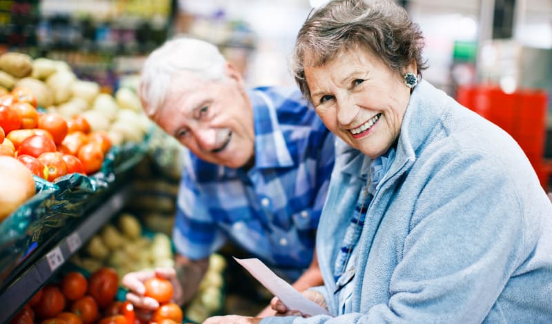 Couple shopping in Sun Prairie, Wisconsin near Talamore Senior Living