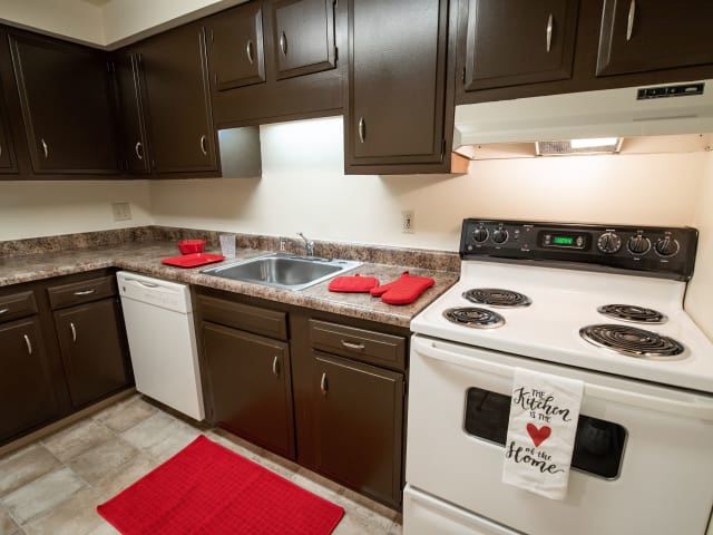 Photos of Braeside Apartments in Marcellus, NY