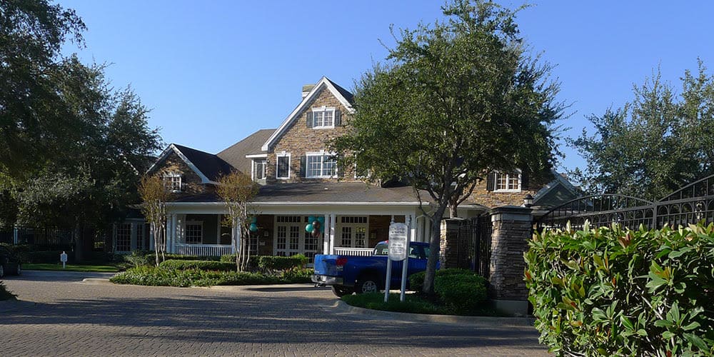 External photo of main entrance to Lodge at West Oaks