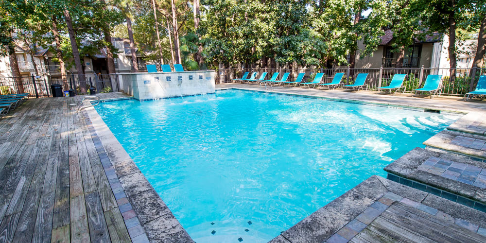 The community pool at The Trace of Ridgeland in Ridgeland, MS