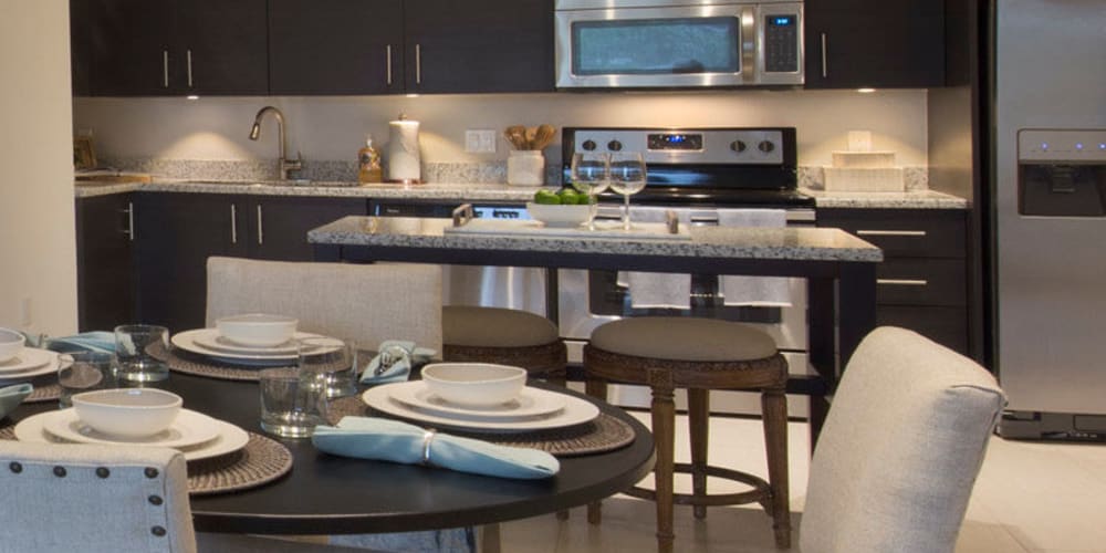 Miami Fl 1 2 Amp 3 Bedroom Luxury Apartments Near Doral Amp Fiu